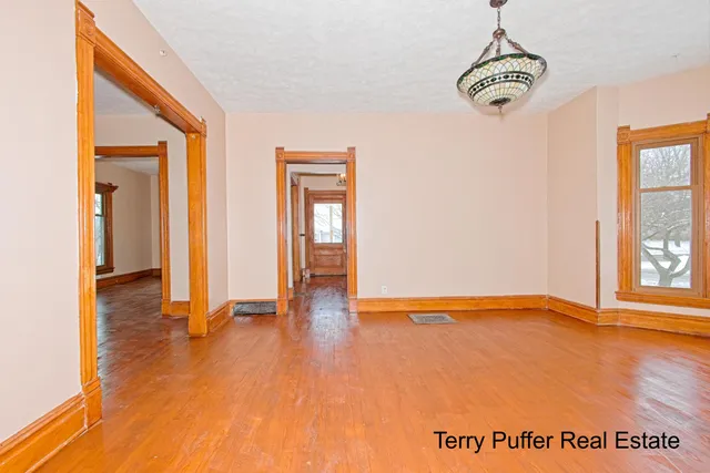 $289,900 | 528 South Jefferson Street, Hastings, MI 49058