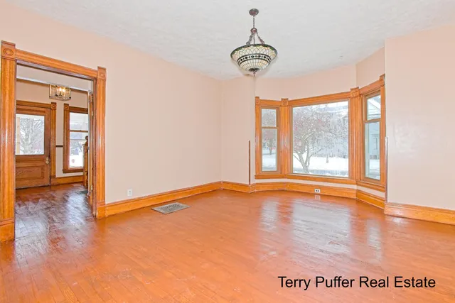 $289,900 | 528 South Jefferson Street, Hastings, MI 49058