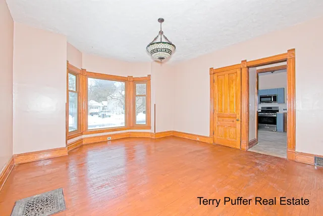 $289,900 | 528 South Jefferson Street, Hastings, MI 49058