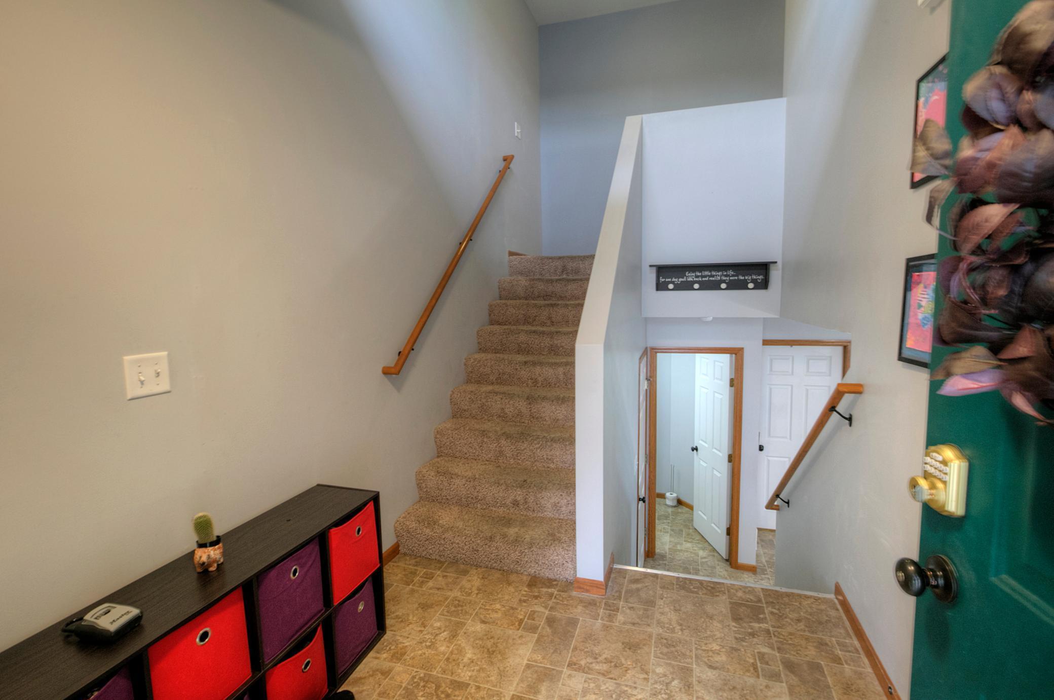 2762 Ridgeview Drive Red Wing, MN 55066 - Photo 2 of 19