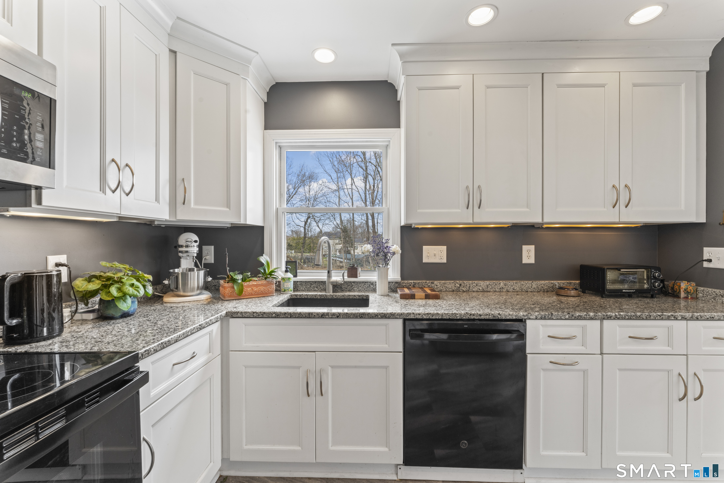 1244 Long Hill Road Cheshire, CT 06410 - Photo 13 of 38