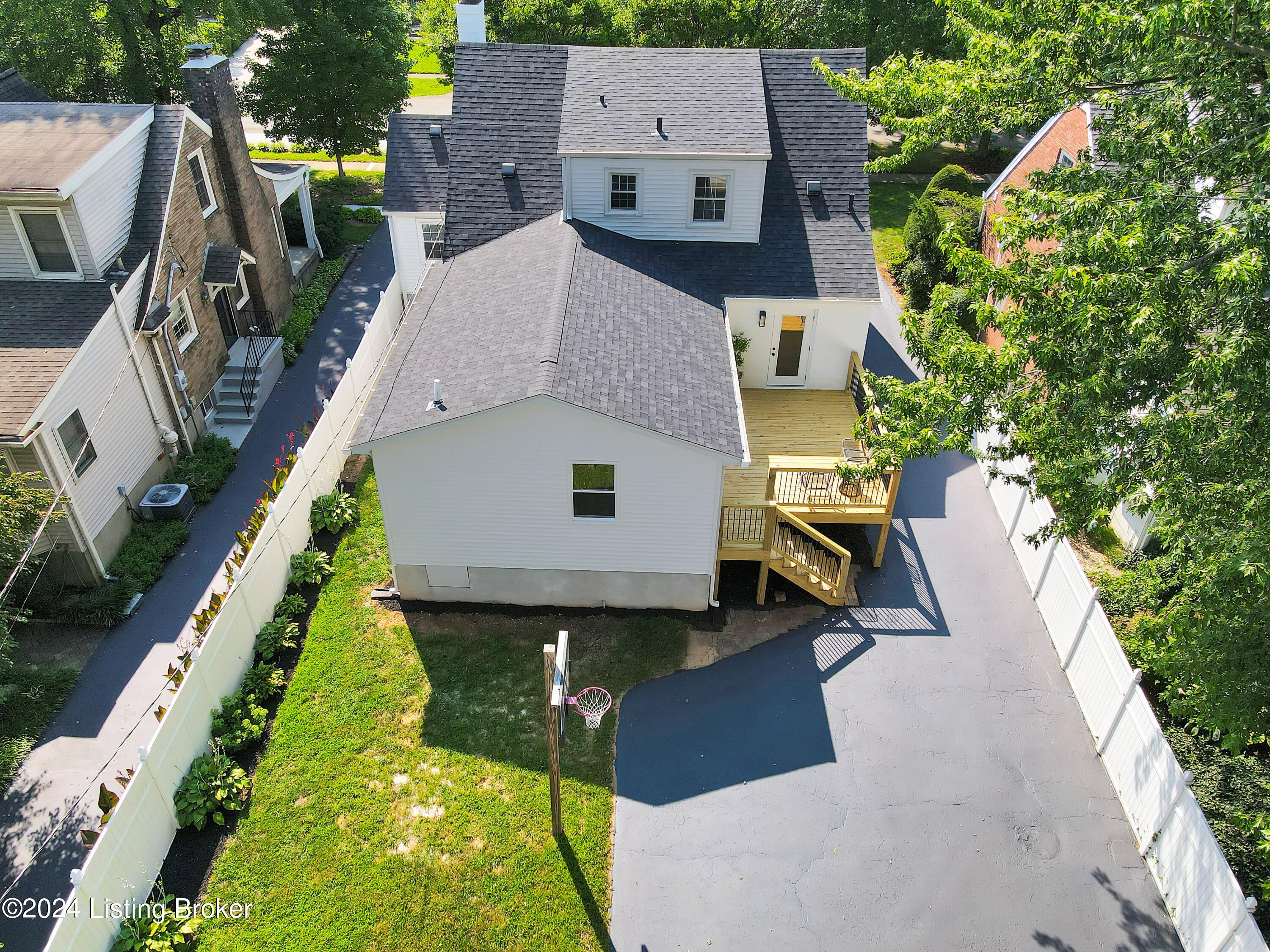 121 Ridgeway Avenue Louisville, KY 40207 - Photo 38 of 46 19-121 Ridgeway Ave-157