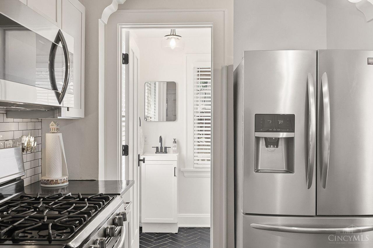 6244 Montgomery Road Cincinnati, OH 45213 - Photo 14 of 40 Gallery Image 14