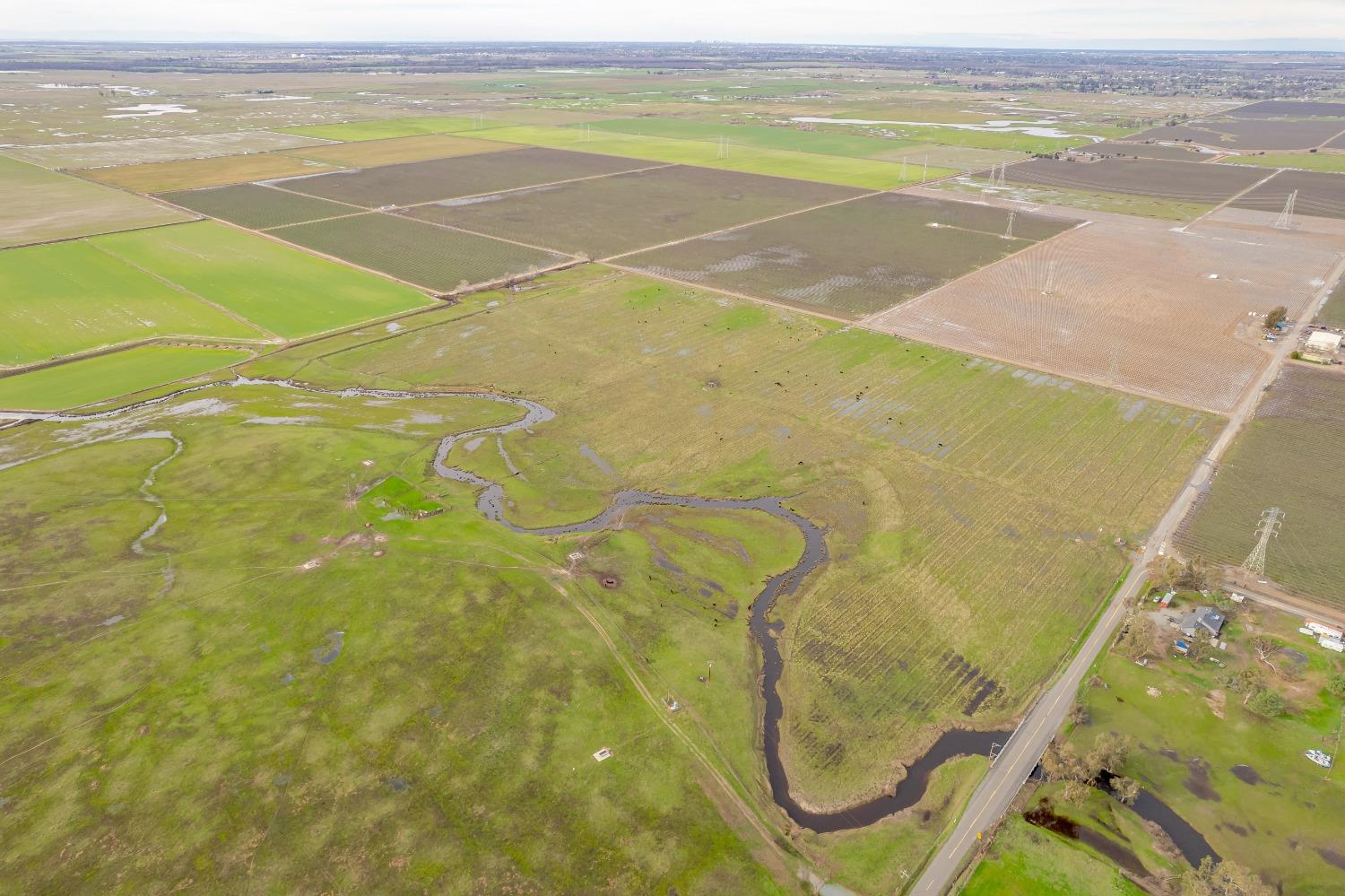 11529 Arno Road Galt, CA 95632 - Photo 23 of 23 a view of a indoor basketball court