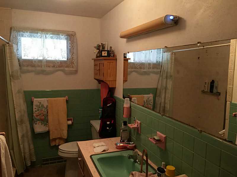 12 Midland Road Westerly, RI 02891 - Photo 14 of 23 Bathroom.
