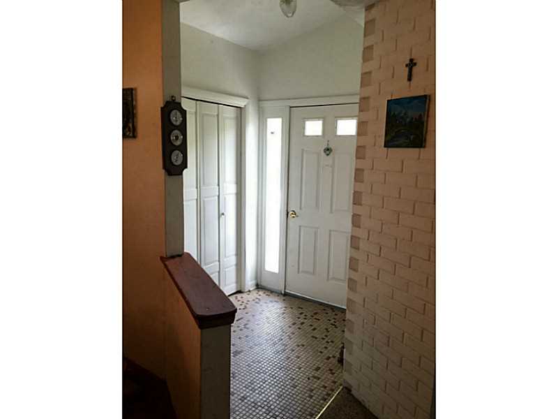12 Midland Road Westerly, RI 02891 - Photo 10 of 23 Entry. Front entry