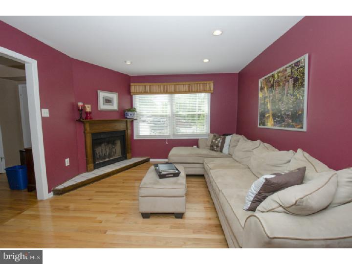 37 Independence Place Wayne, PA 19087 - Photo 3 of 24 Living Room