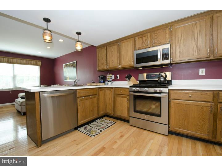 37 Independence Place Wayne, PA 19087 - Photo 5 of 24 Kitchen