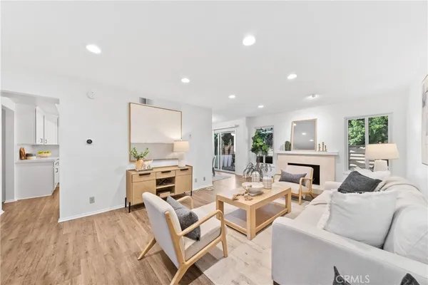 $4,975 | 51 Ashbrook, Irvine, CA 92604