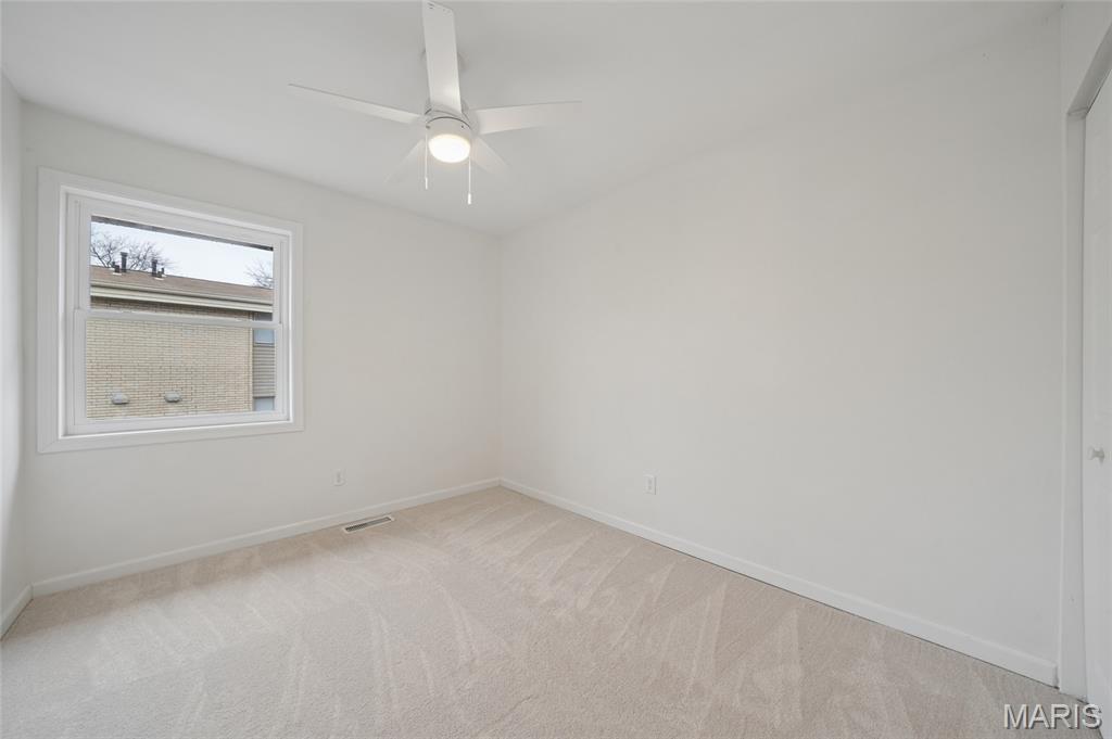 807 Portsdown Road Ballwin, MO 63011 - Photo 13 of 25