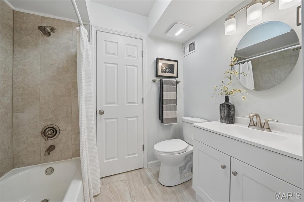 807 Portsdown Road Ballwin, MO 63011 - Photo 16 of 25