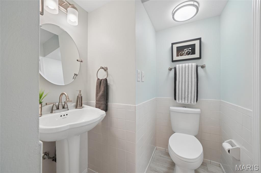 807 Portsdown Road Ballwin, MO 63011 - Photo 18 of 25