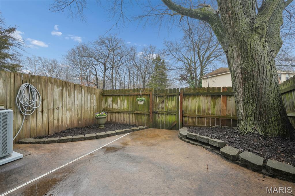 807 Portsdown Road Ballwin, MO 63011 - Photo 23 of 25