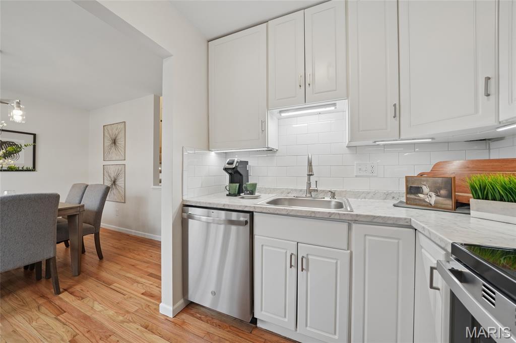 807 Portsdown Road Ballwin, MO 63011 - Photo 10 of 25