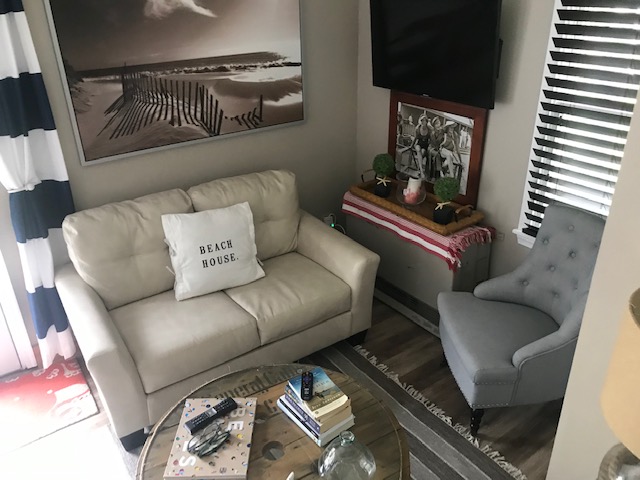 95 Whalers Walk Edgartown, MA 02539 - Photo 30 of 33 a living room with furniture