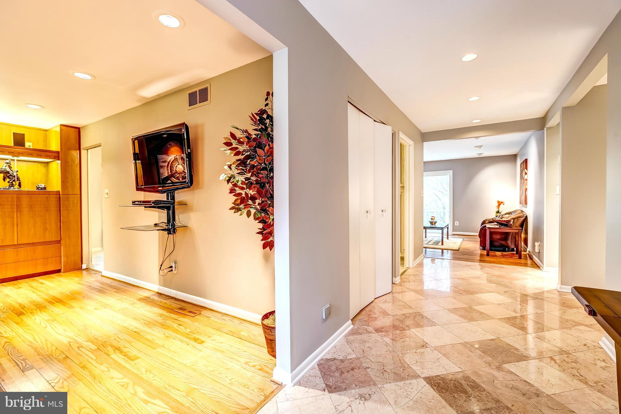 2104 Burdock Road Baltimore, MD 21209 - Photo 2 of 30 Foyer