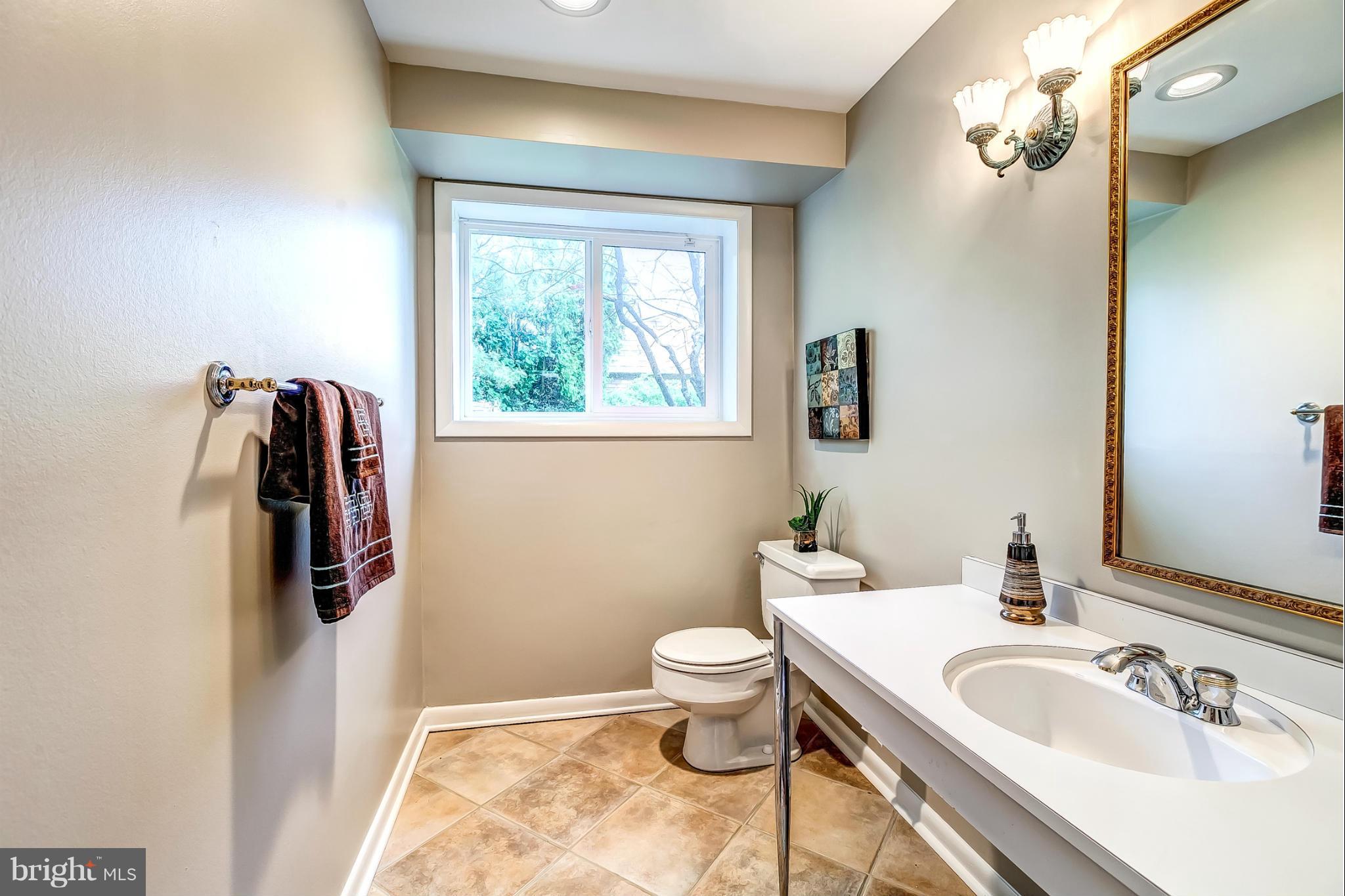 2104 Burdock Road Baltimore, MD 21209 - Photo 24 of 30 Bath