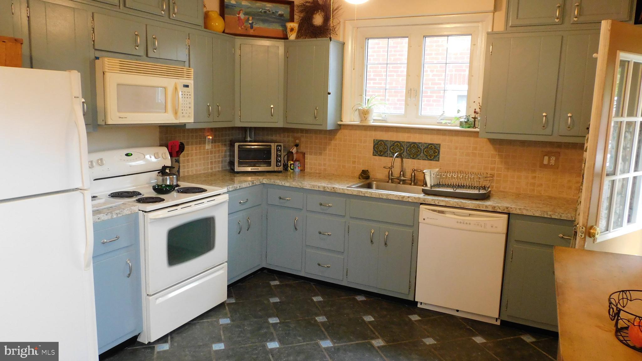 3227 Fuller Street Philadelphia, PA 19136 - Photo 15 of 27 Big kitchen, plenty of cabinets and counter space