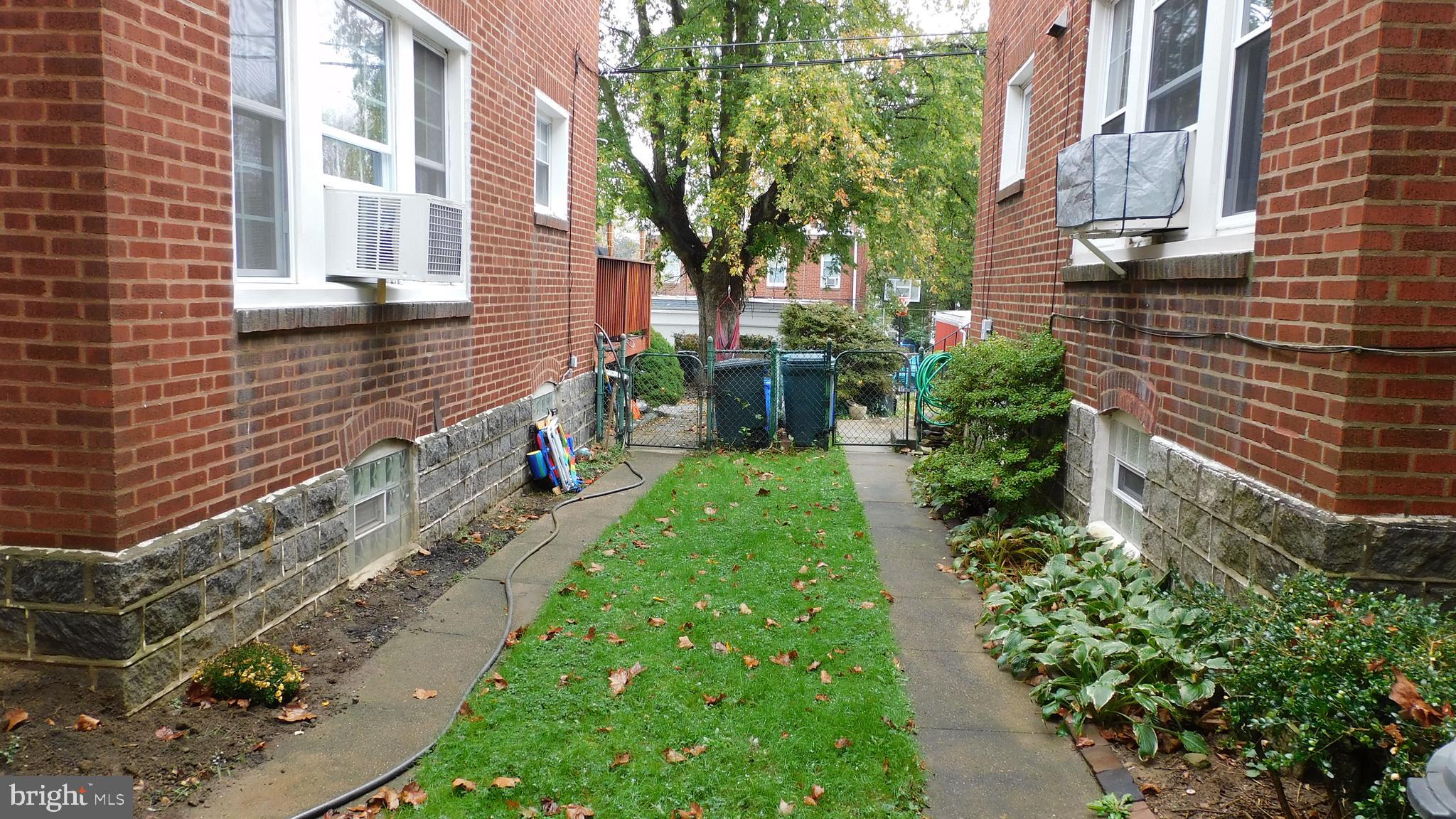 3227 Fuller Street Philadelphia, PA 19136 - Photo 3 of 27 Side view between houses