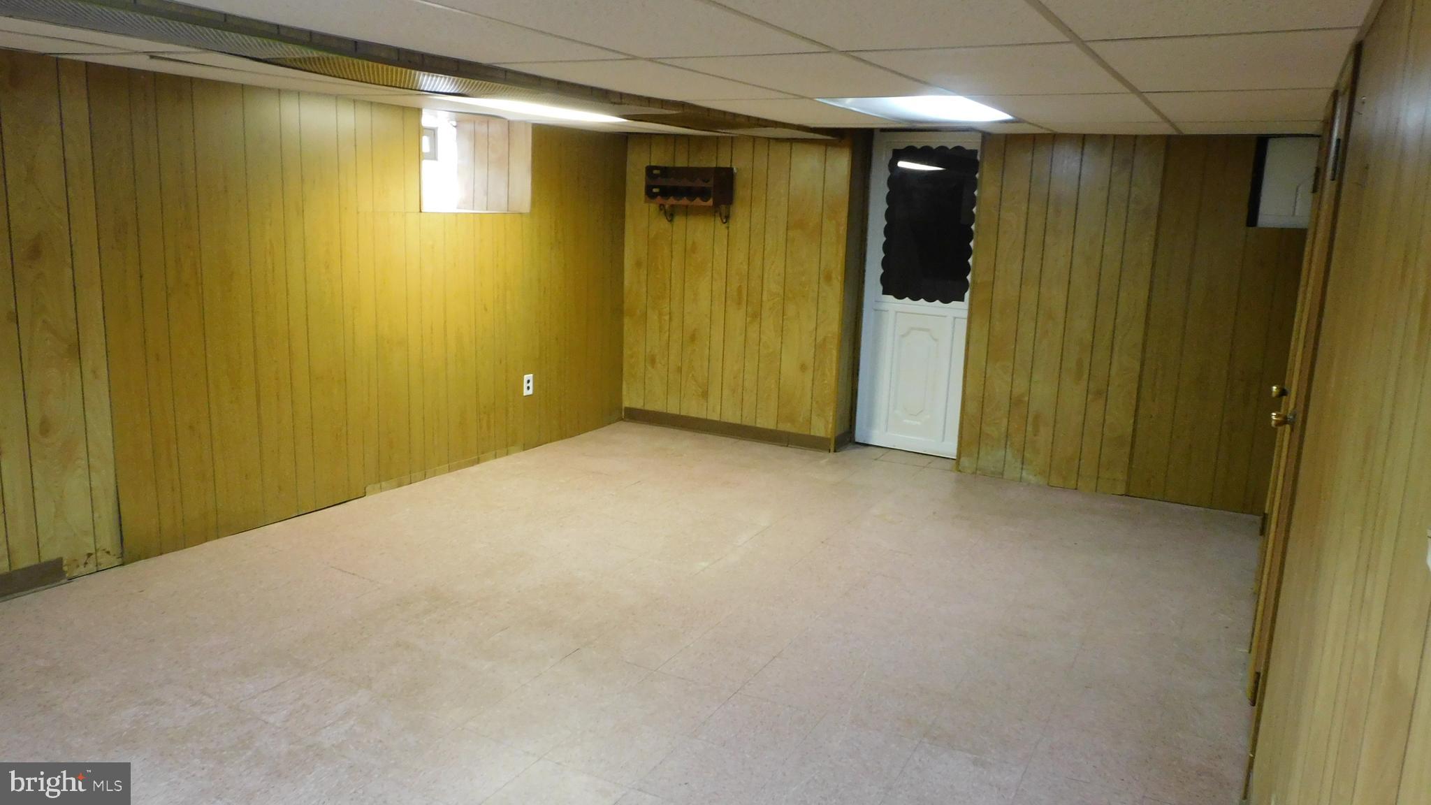 3227 Fuller Street Philadelphia, PA 19136 - Photo 23 of 27 Finished basement