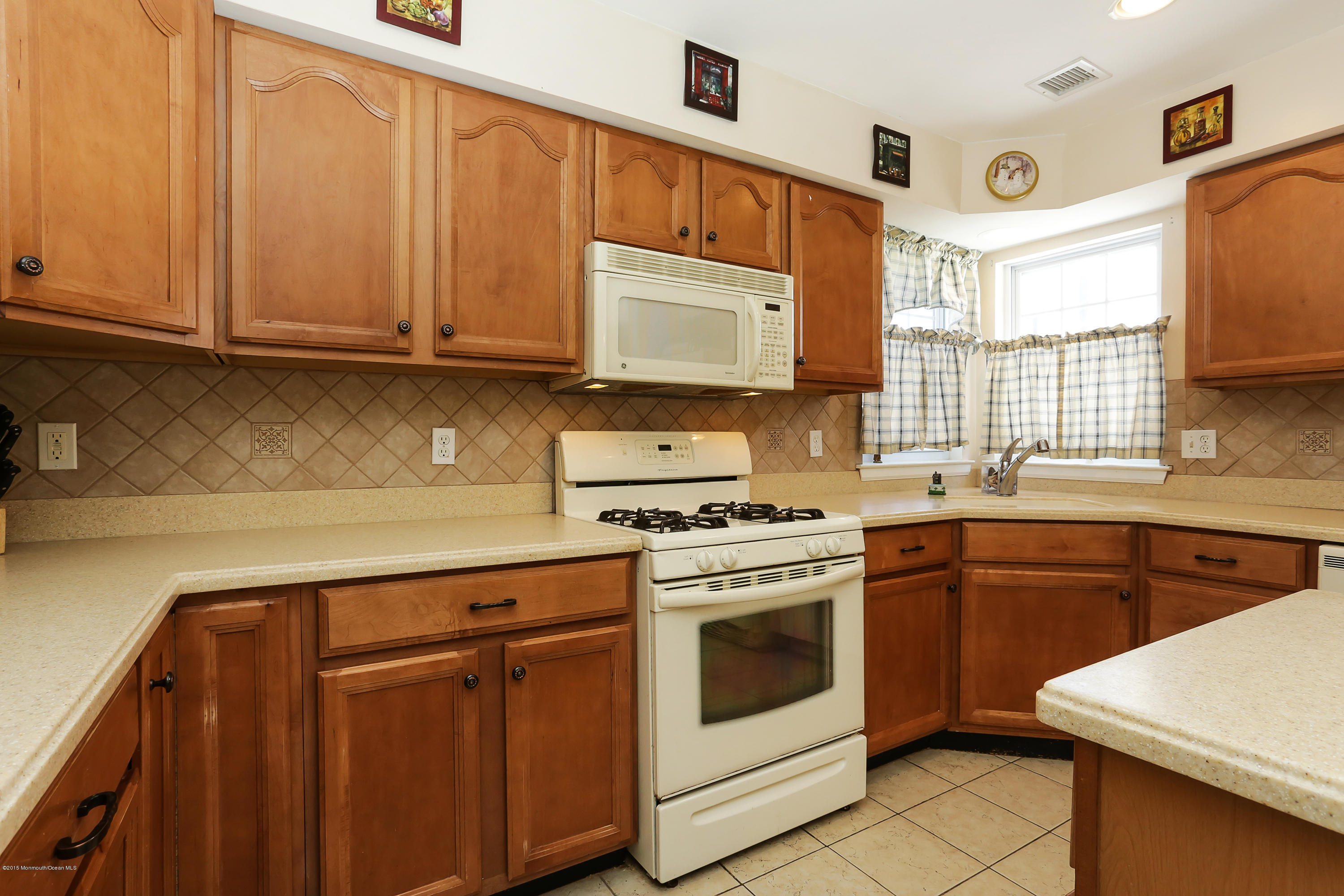 245 Clipper Road Manahawkin, NJ 08050 - Photo 11 of 24 245_clipper_dr_MLS_HID971654_ROOMkitchen