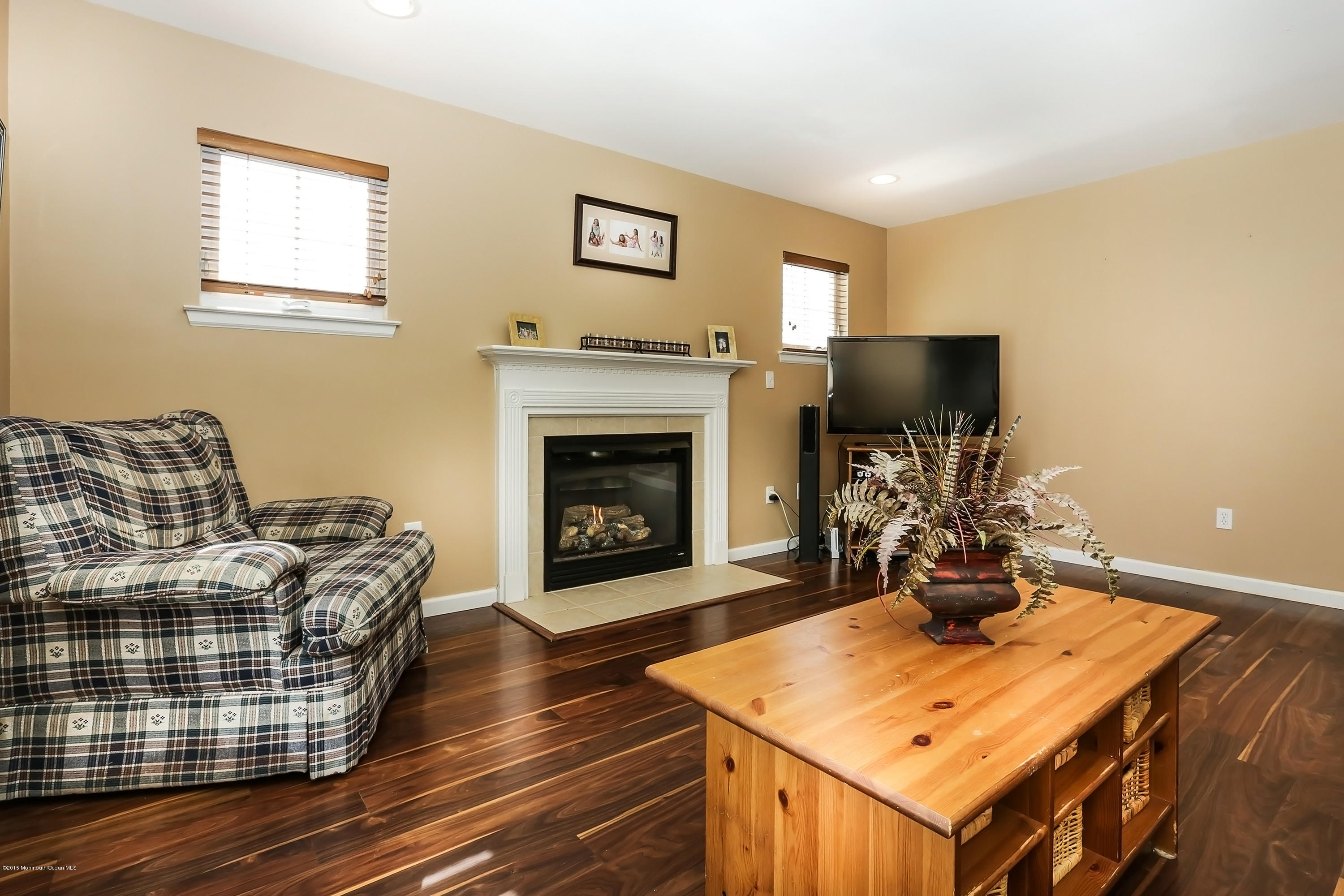 245 Clipper Road Manahawkin, NJ 08050 - Photo 3 of 24 245_clipper_dr_MLS_HID971654_ROOMlivingr