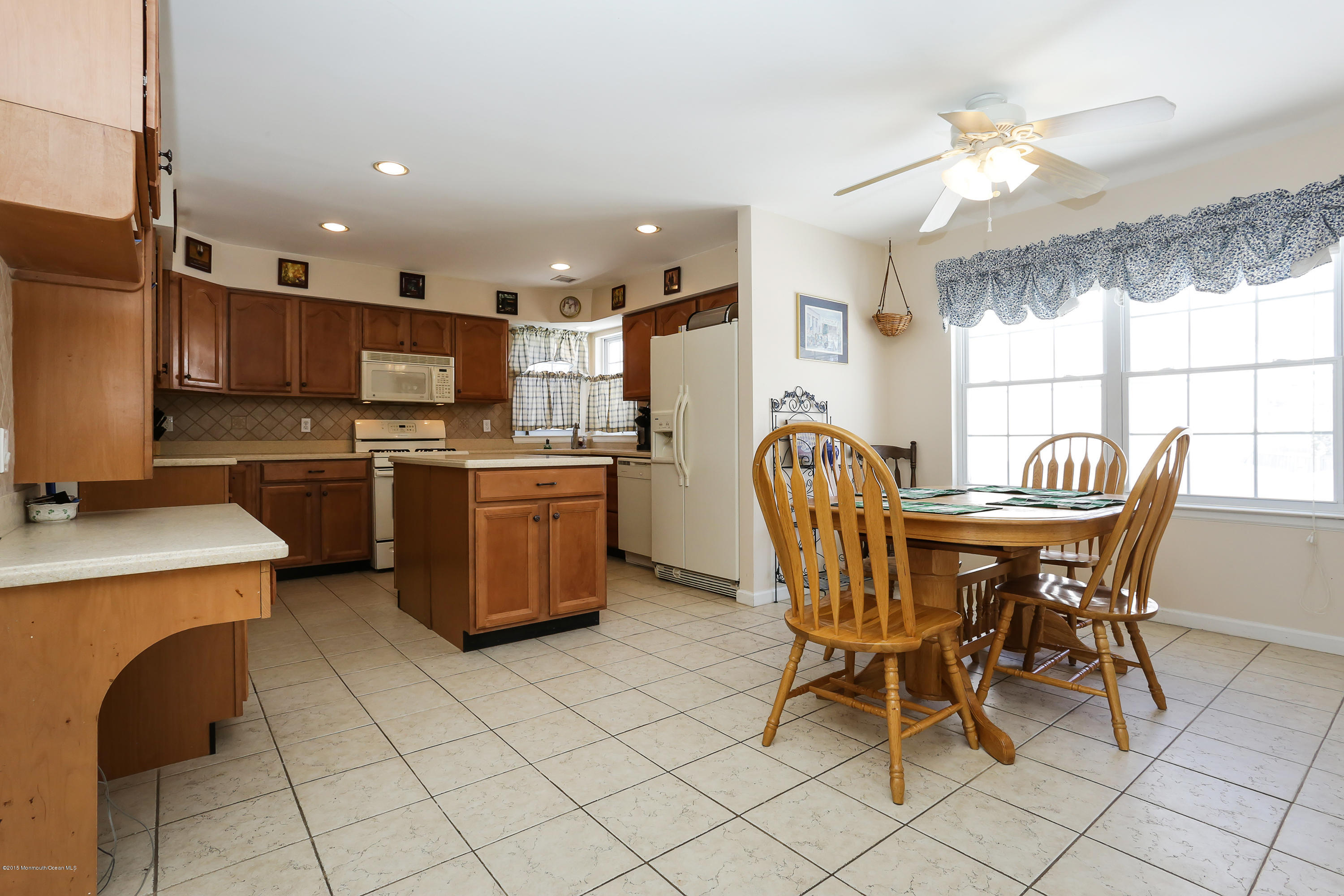 245 Clipper Road Manahawkin, NJ 08050 - Photo 8 of 24 245_clipper_dr_MLS_HID971654_ROOMbreakfa