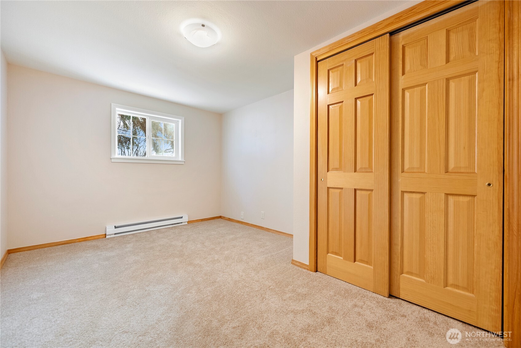 146 East Chewuch Road Winthrop, WA 98862 - Photo 26 of 39 an empty room with windows