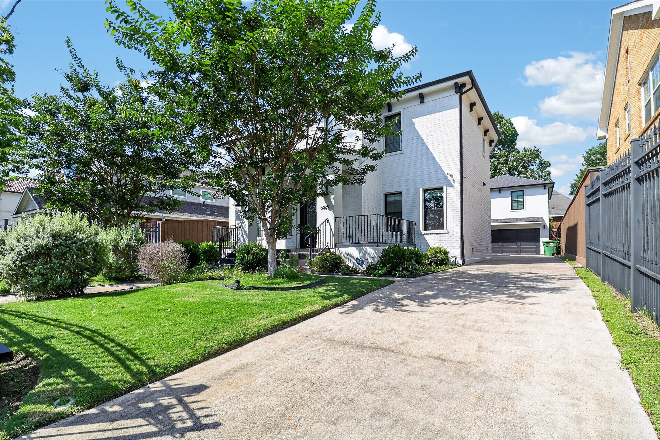 2425 Binz Street Houston, TX 77004 - Photo 2 of 26