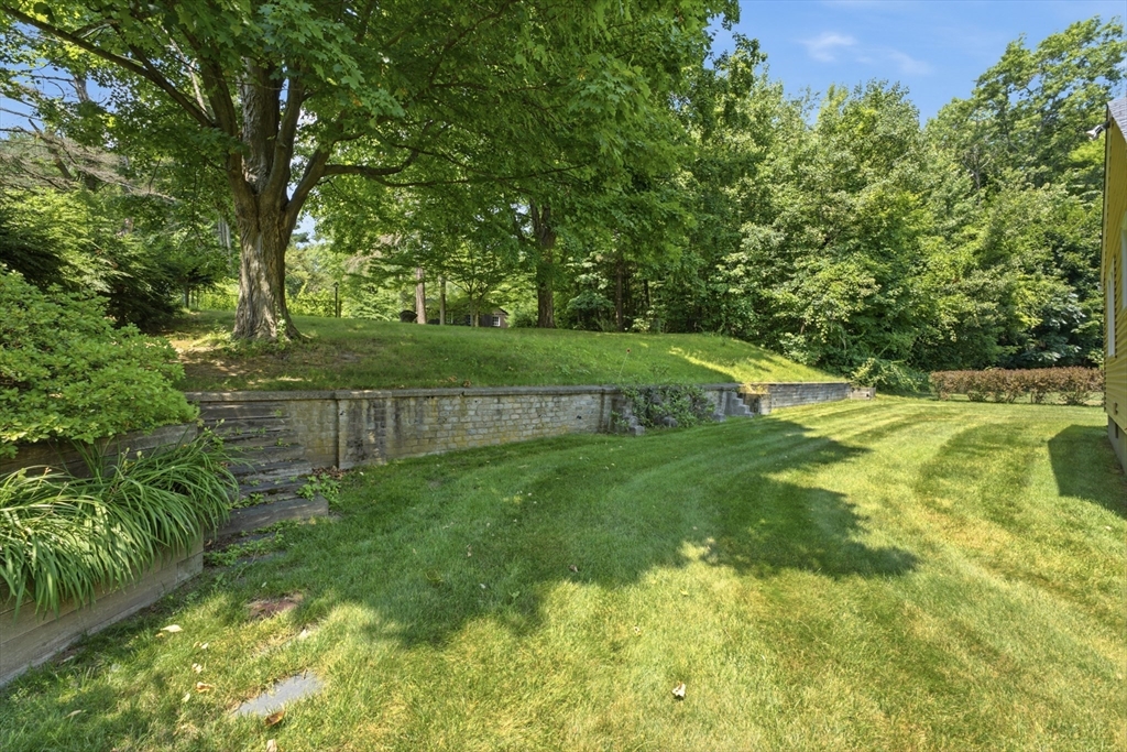23 Old Orchard Road West Springfield, MA 01089 - Photo 39 of 41
