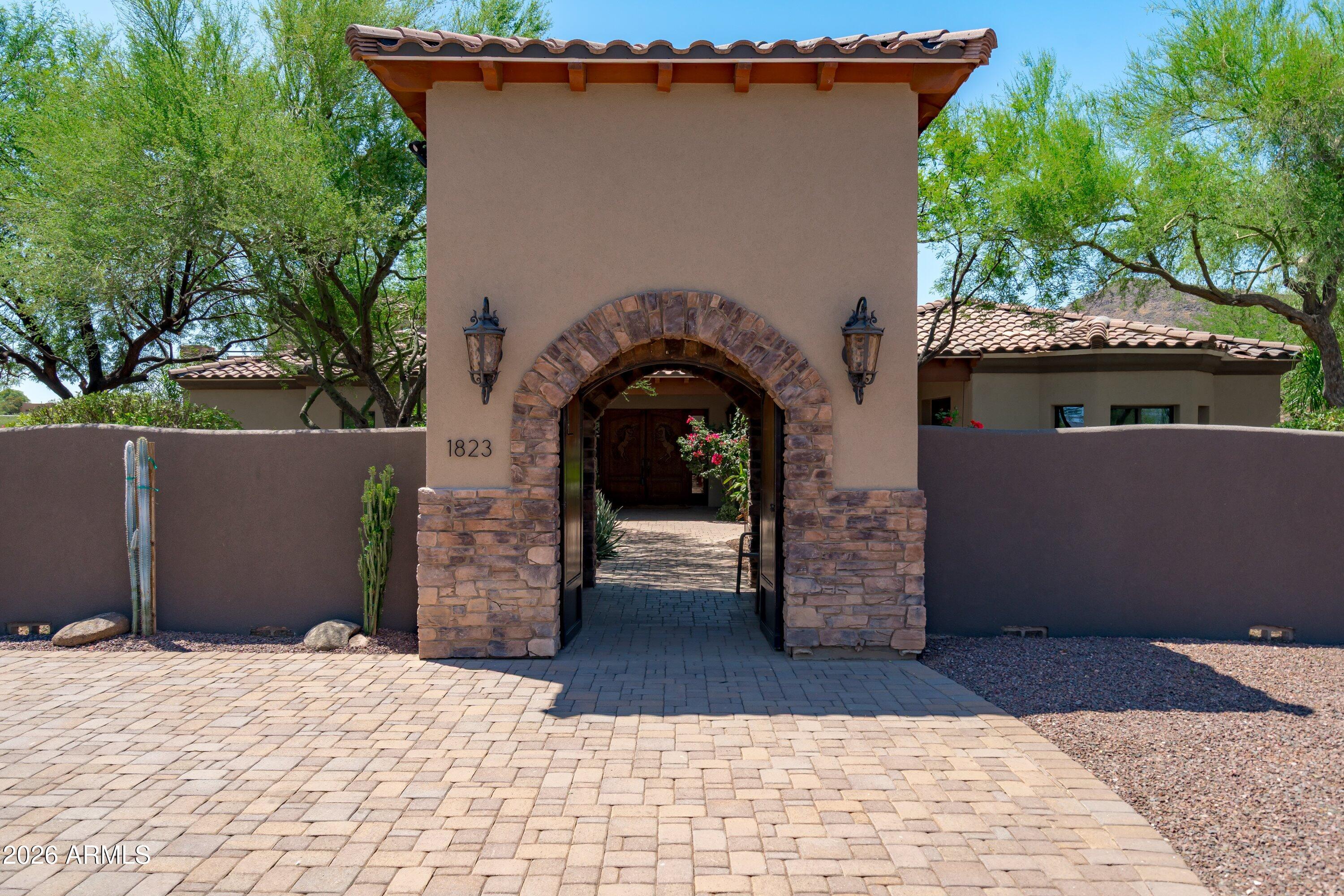 1823 West Maddock Road Phoenix, AZ 85086 - Photo 7 of 121 007-Front View