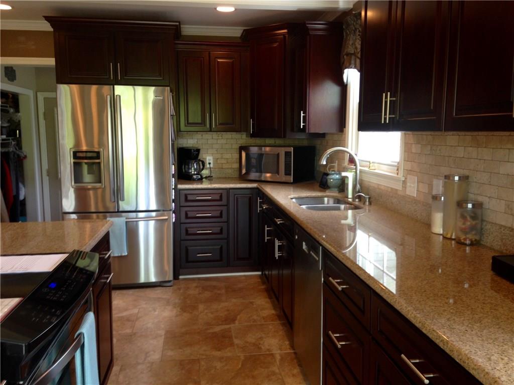 601 Cameron Road New Castle, PA 16101 - Photo 3 of 20
