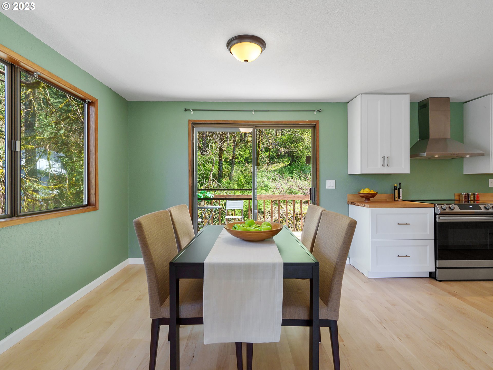 1009 South 70th Street Springfield, OR 97478 - Photo 25 of 48 a view of a dining room with furniture window and outside view