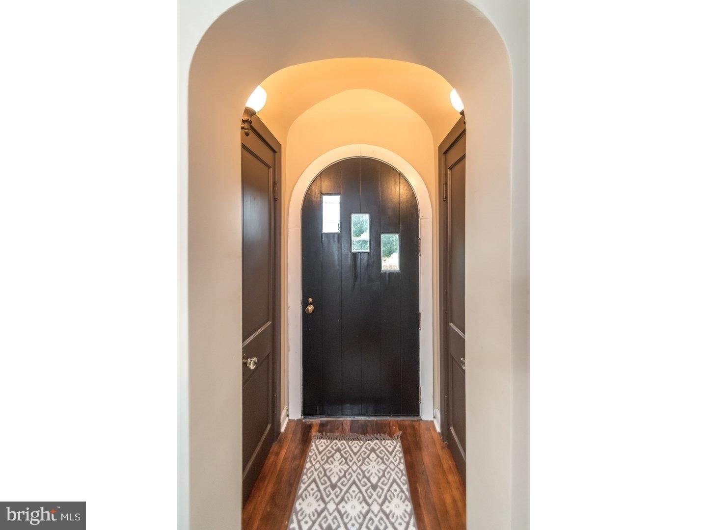 414 Ridge Road Sellersville, PA 18960 - Photo 2 of 24 Foyer