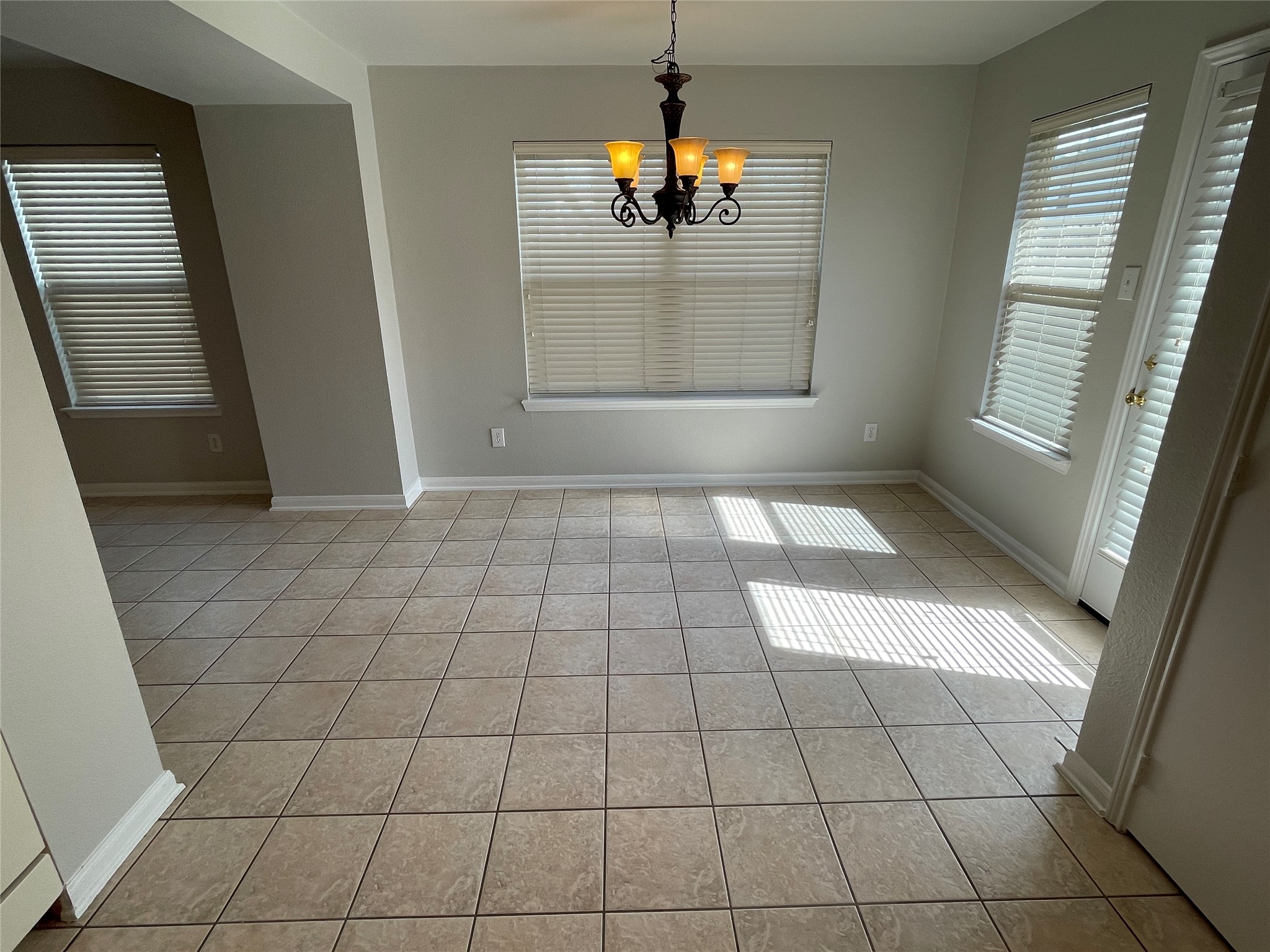 18207 Ridge Stream Lane Cypress, TX 77429 - Photo 5 of 18 Breakfast/dining area