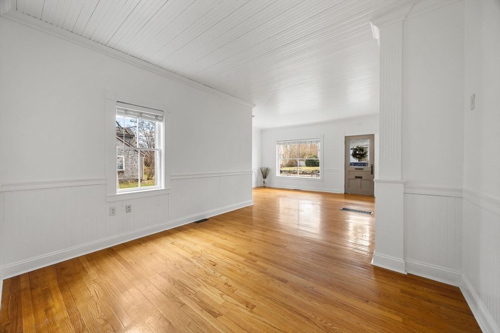 194 Rte 6a Yarmouth, MA 02675 - Photo 11 of 36