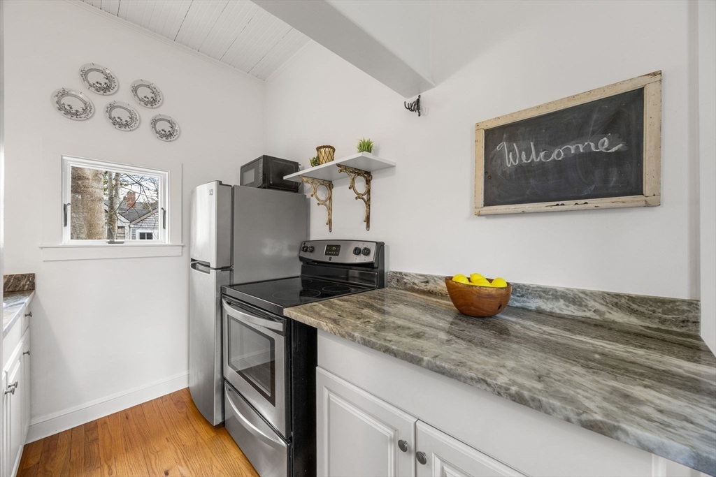 194 Rte 6a Yarmouth, MA 02675 - Photo 14 of 36