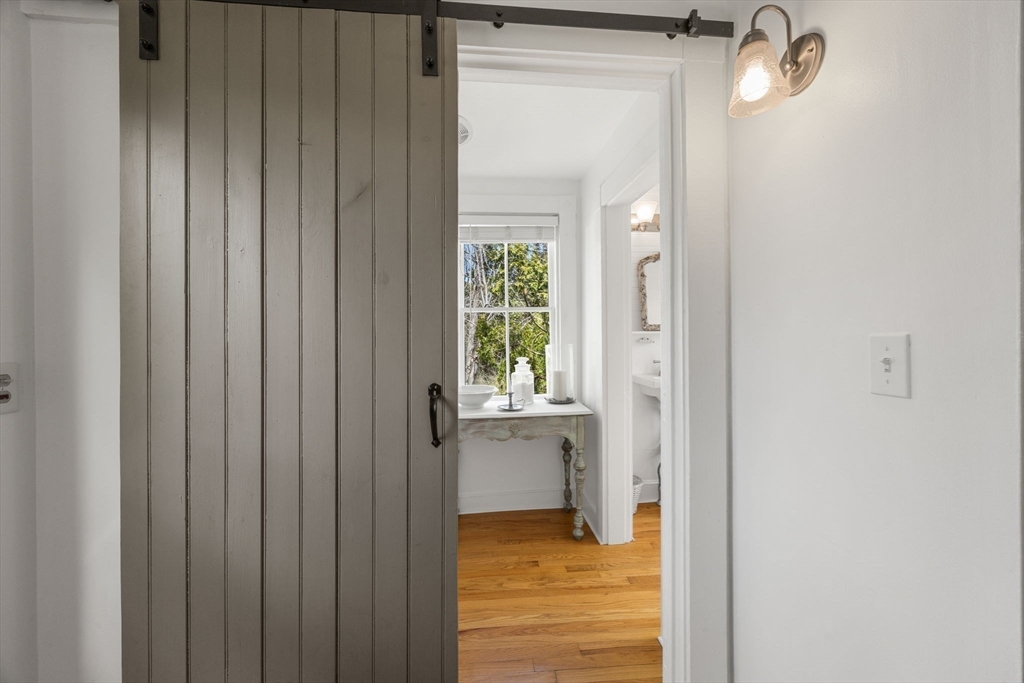 194 Rte 6a Yarmouth, MA 02675 - Photo 17 of 36