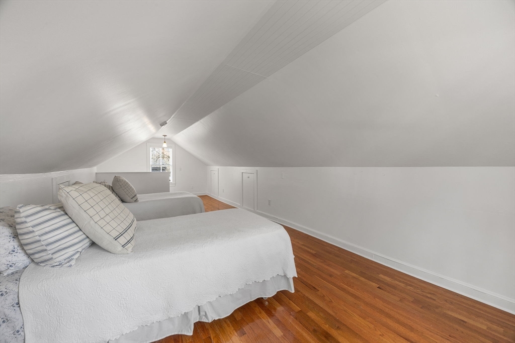 194 Rte 6a Yarmouth, MA 02675 - Photo 28 of 36