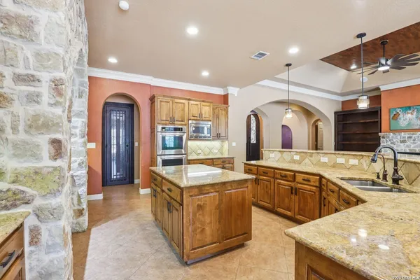 $1,375,000 | 315 Santa Domingo, Helotes, TX 78023