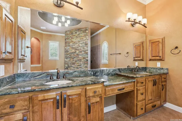 $1,375,000 | 315 Santa Domingo, Helotes, TX 78023
