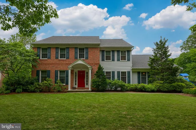 $719,900 | 220 Sturbridge Drive, Wyomissing, PA 19610