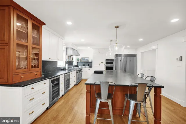 $719,900 | 220 Sturbridge Drive, Wyomissing, PA 19610