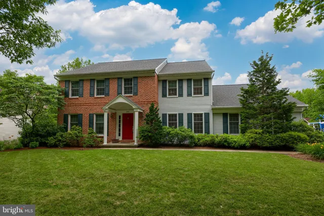 $719,900 | 220 Sturbridge Drive, Wyomissing, PA 19610