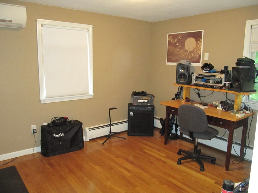 23 Spring Valley Road Worcester, MA 01609 - Photo 20 of 30 Gallery Image 20