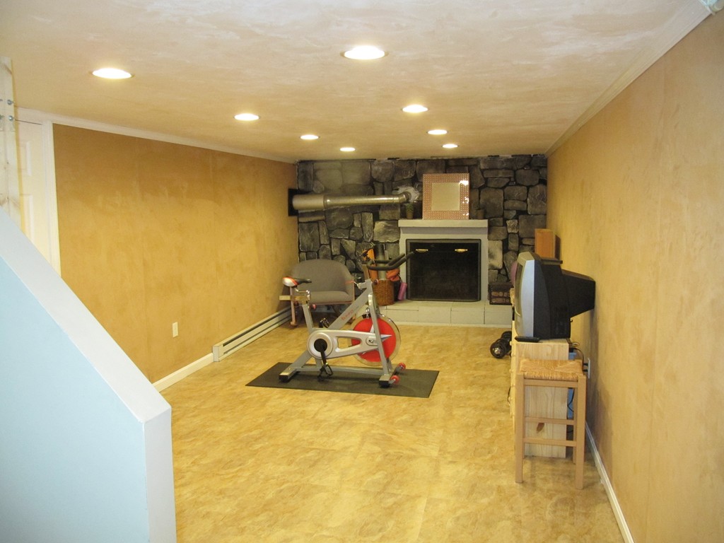 23 Spring Valley Road Worcester, MA 01609 - Photo 24 of 30 Gallery Image 24