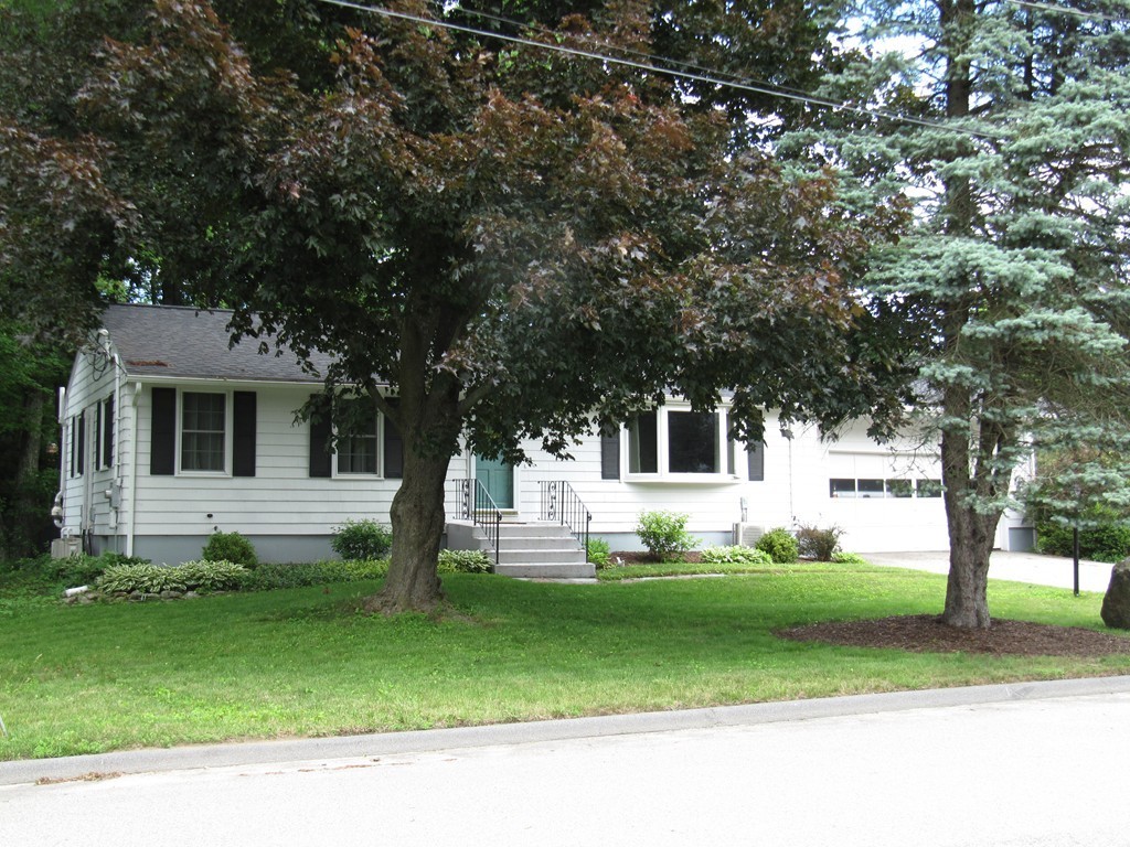 23 Spring Valley Road Worcester, MA 01609 - Photo 3 of 30 Gallery Image 3