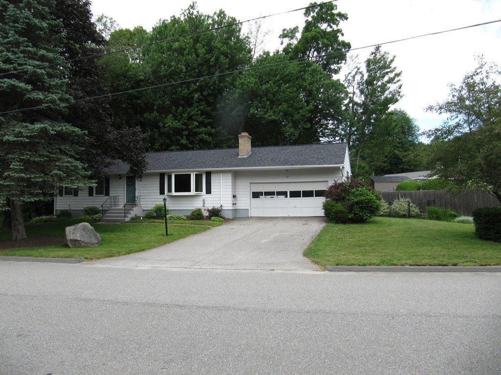 23 Spring Valley Road Worcester, MA 01609 - Photo 4 of 30 Gallery Image 4