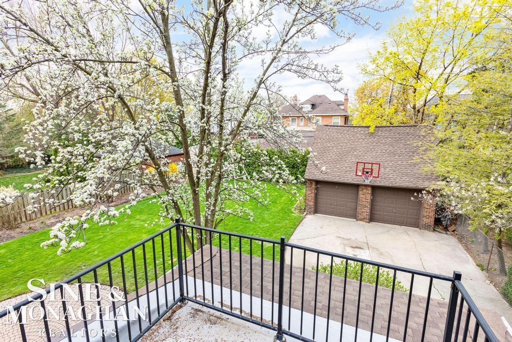 1027 Yorkshire Road Grosse Pointe, MI 48230 - Photo 29 of 64 50106116-28.JPG