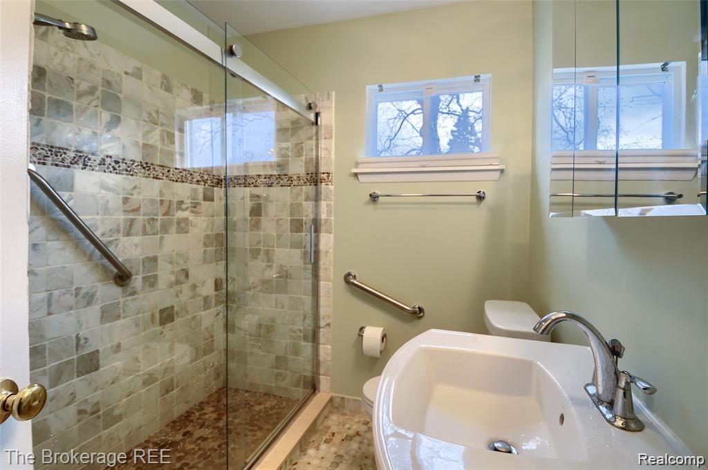 3023 Miller Road Flint, MI 48503 - Photo 20 of 32 DSC_6962-HDR(5).jpg